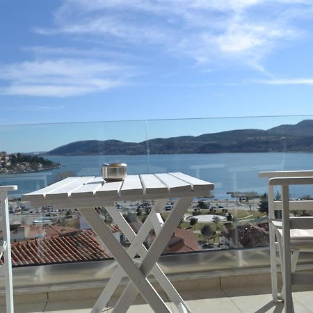Calm Lake Balcony Kastoria Extérieur photo